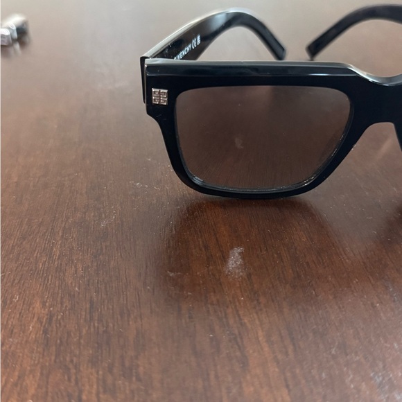 COPY - Givenchy Black Sunglasses - Picture 6 of 9